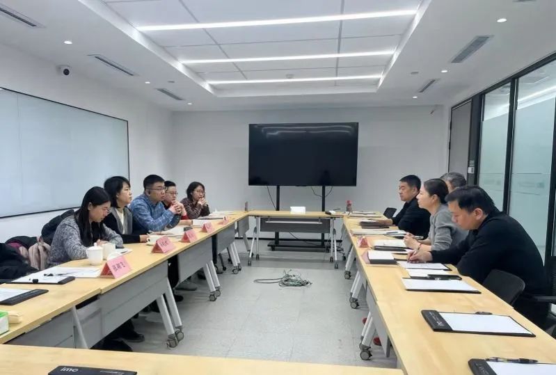 市药监局携首医赴北京市医疗机器人产业创新中心调研
